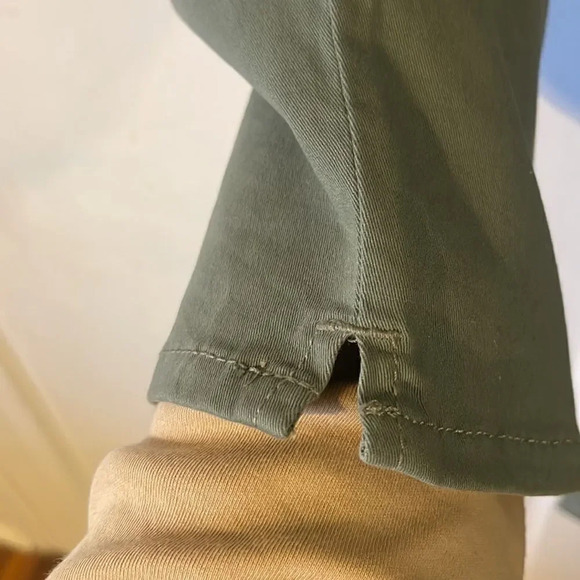 Gloria Vanderbilt Women's Pants Size 18/ Inseam 26"pull on crop length Mid-Rise - Picture 4 of 7